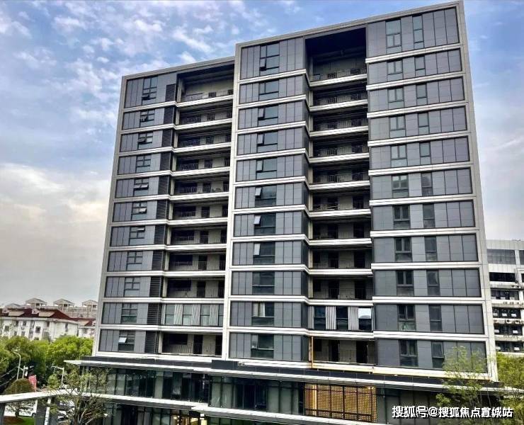 布 古北悦公馆网站：城市的潮前作品！爱游戏app登录古北悦公馆售楼处发(图5)